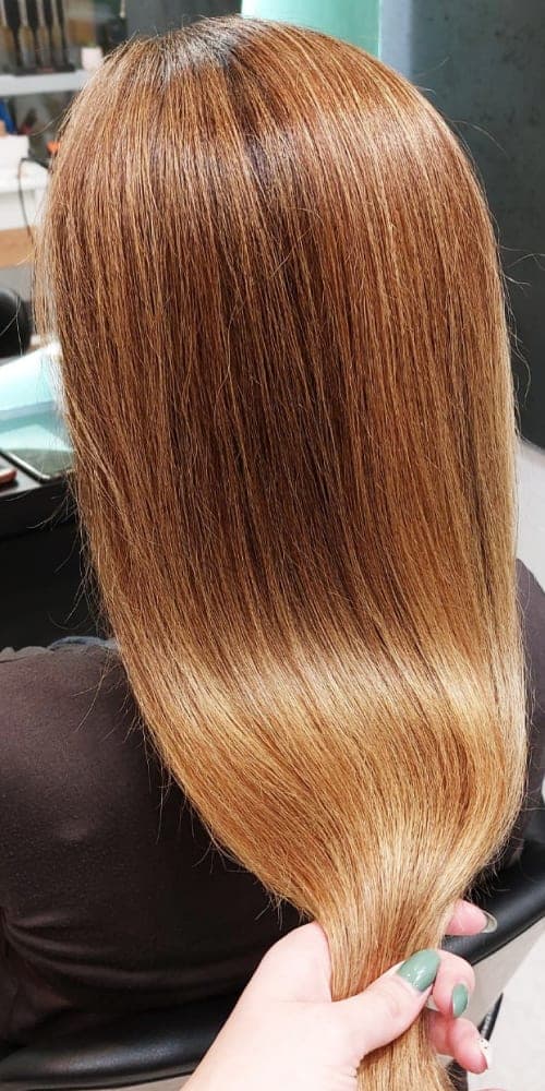 Bakreni ombre na ravnoj kosi - Petit Salon Zagreb